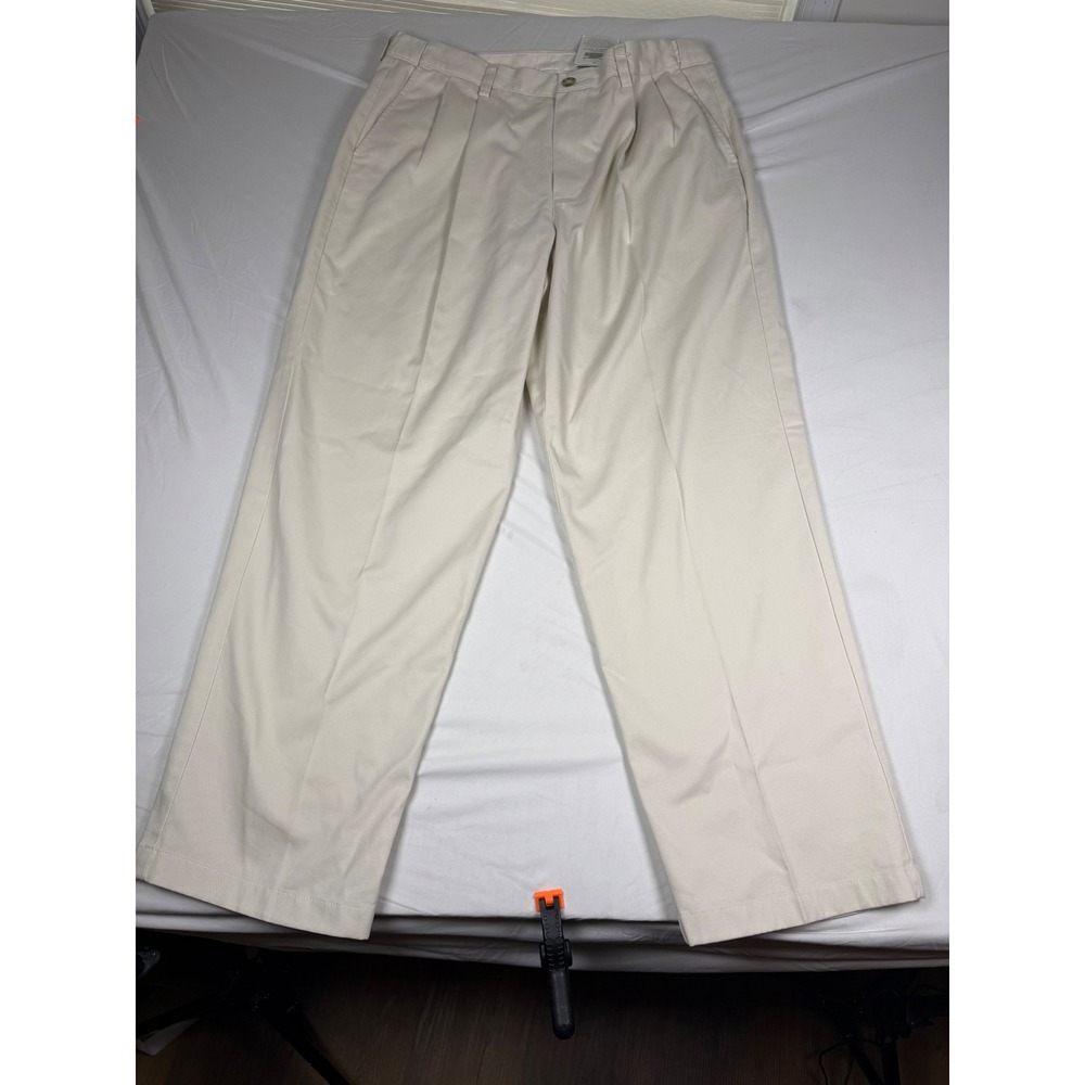 LL Bean Mens 35x30 Cream Wrinkle Resistant Cotton Comfort Waist Pleated Chinos